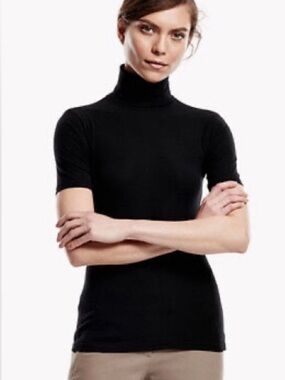 Theory S Black Short-Sleeve Turtleneck Sweater Top